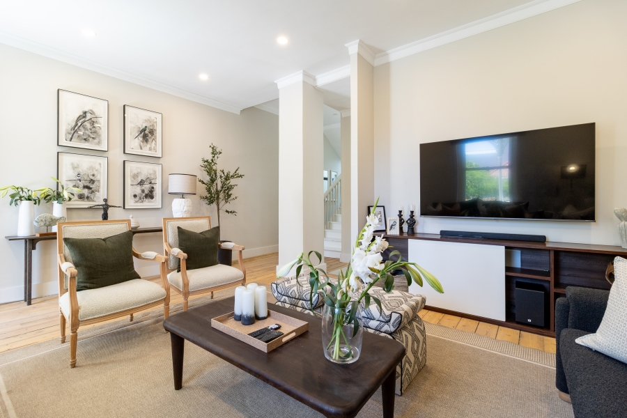 To Let 4 Bedroom Property for Rent in Oranjezicht Western Cape